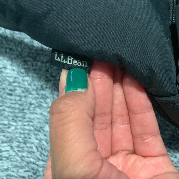L.L. BEAN - Black Puffer Bag - Picture 4 of 10